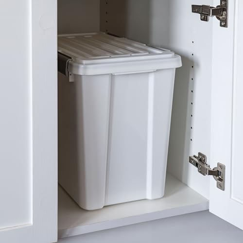 IRIS USA Stackable Dog Food Storage Container with 2 Cup Scoop, 4 Secure Latches, Fits up to 30 lbs, Pet Dry Food Bin, Gasket Seal Lid, BPA Free, Stackable, Easy Measure, White