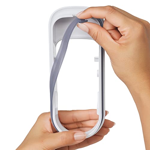 OXO Good Grips Pet Food Dispenser - 4.5 Qt/4.25 L |Ideal for up to 4lbs of Dog Food or 3.5lbs of Cat Food | Airtight Dog and Cat Food Storage Container | BPA Free