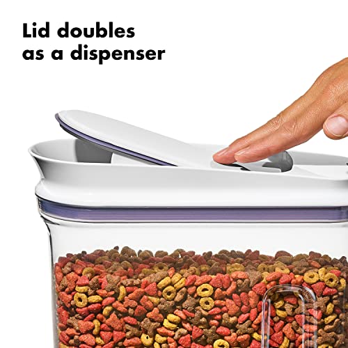 OXO Good Grips Pet Food Dispenser - 4.5 Qt/4.25 L |Ideal for up to 4lbs of Dog Food or 3.5lbs of Cat Food | Airtight Dog and Cat Food Storage Container | BPA Free
