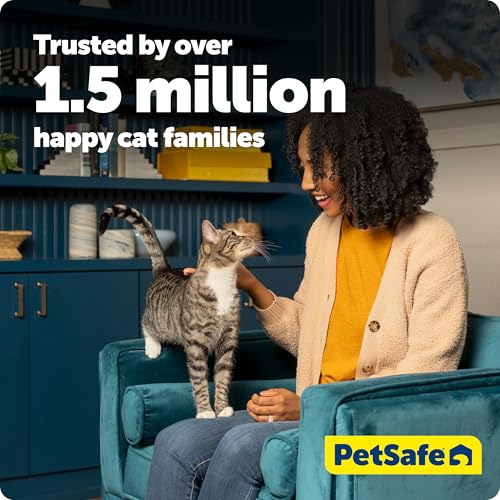 PetSafe ScoopFree Self-Cleaning Cat Litterbox - Never Scoop Litter Again - Hands-Free Cleanup with Disposable Crystal Tray - Less Tracking, Better Odor Control - Includes Disposable Tray